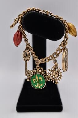 Vintage Medieval Charm Bracelet 7" Coin Key Fleur De Lis Antiqued Gold 60s BinO